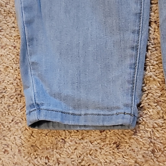 Judy Blue Jeggings - Picture 2 of 4